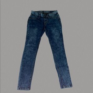 Very cute limited edition acid washed jeggings; mid rise pull ons